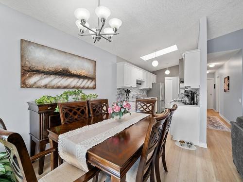 403-1234 Fort St, Victoria, BC - Indoor Photo Showing Dining Room