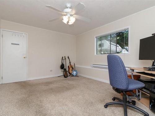 620 Treanor Ave, Langford, BC - Indoor Photo Showing Office