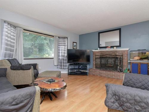 620 Treanor Ave, Langford, BC - Indoor Photo Showing Living Room With Fireplace