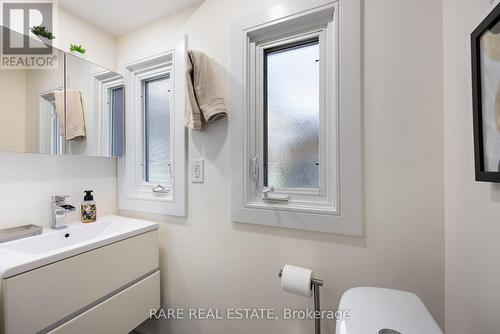 127 Greenlaw Avenue, Toronto, ON - Indoor Photo Showing Bathroom