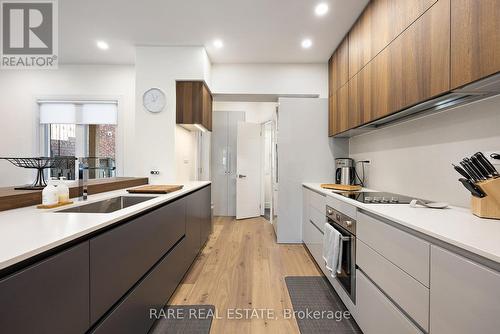 127 Greenlaw Avenue, Toronto, ON - Indoor Photo Showing Kitchen With Upgraded Kitchen