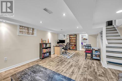 2439 Barclay Road, Burlington, ON - Indoor