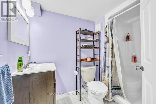 2439 Barclay Road, Burlington, ON - Indoor Photo Showing Bathroom