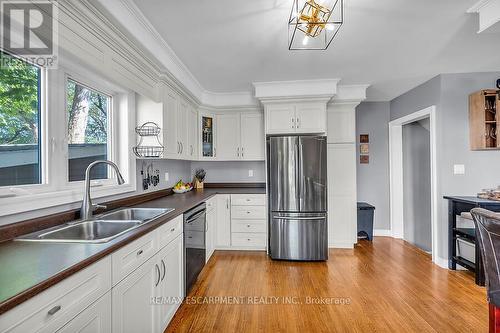 2439 Barclay Road, Burlington, ON - Indoor Photo Showing Kitchen With Stainless Steel Kitchen With Double Sink