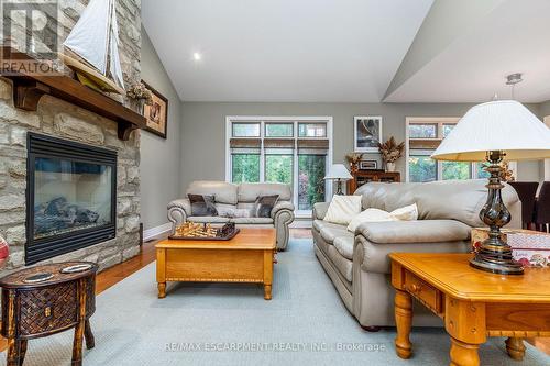 5 Xavier Court, St. Catharines, ON - Indoor Photo Showing Living Room With Fireplace