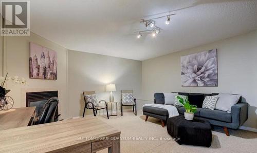 44 - 101 Brookside Street, London, ON - Indoor Photo Showing Living Room