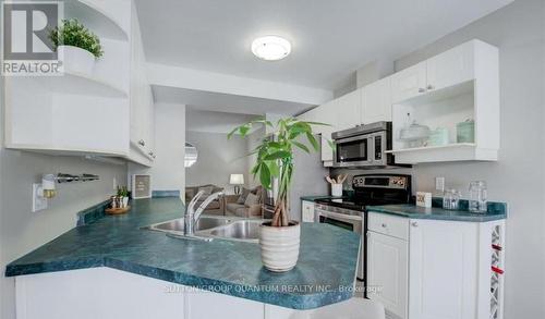 44 - 101 Brookside Street, London, ON - Indoor Photo Showing Kitchen With Double Sink