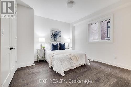 42 Magnolia Avenue, Adjala-Tosorontio, ON - Indoor Photo Showing Bedroom