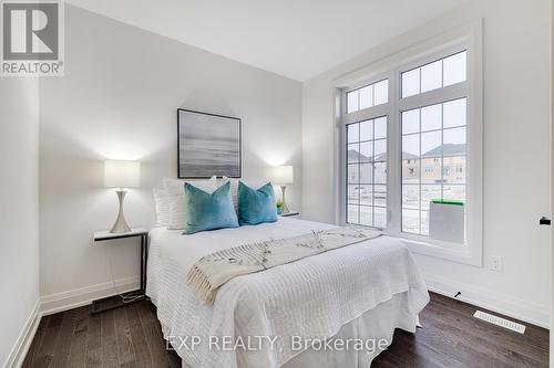 42 Magnolia Avenue, Adjala-Tosorontio, ON - Indoor Photo Showing Bedroom