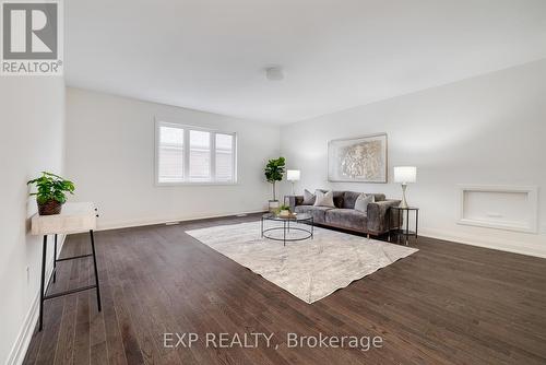 42 Magnolia Avenue, Adjala-Tosorontio, ON - Indoor Photo Showing Living Room