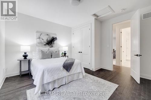 42 Magnolia Avenue, Adjala-Tosorontio, ON - Indoor Photo Showing Bedroom