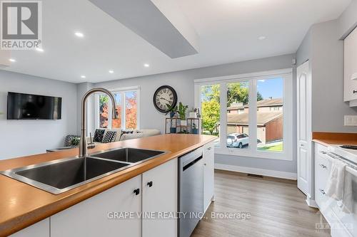 58 - 280 Mcclellan Road, Ottawa, ON - Indoor Photo Showing Kitchen With Double Sink