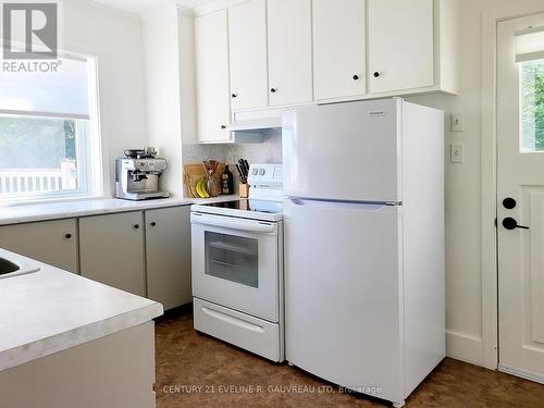 426 Probyn Street, Temiskaming Shores, ON - Indoor Photo Showing Kitchen