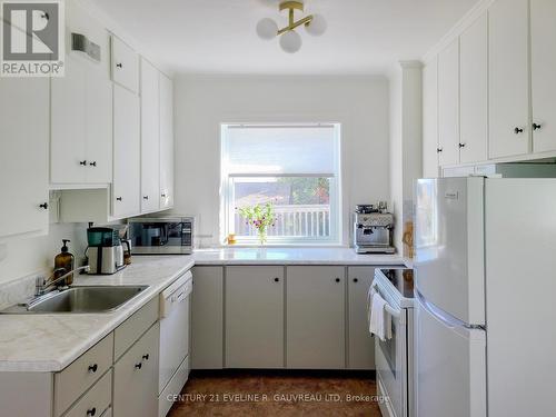 426 Probyn Street, Temiskaming Shores, ON - Indoor Photo Showing Kitchen