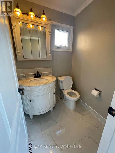 16 Old Colony Drive, Whitby, ON - Indoor Photo Showing Bathroom