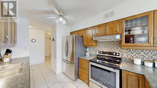 1504 - 3605 Kariya Drive, Mississauga, ON - Indoor Photo Showing Kitchen