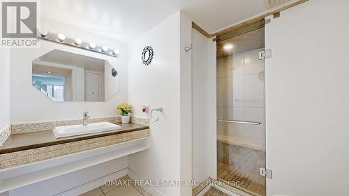 1504 - 3605 Kariya Drive, Mississauga, ON - Indoor Photo Showing Bathroom