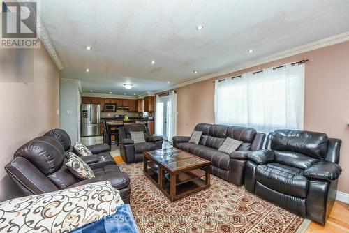 30 Fairhill Avenue, Brampton, ON - Indoor Photo Showing Living Room