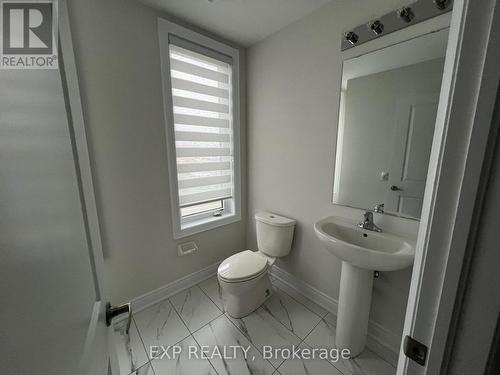 121 Tennant Circle, Vaughan, ON - Indoor Photo Showing Bathroom