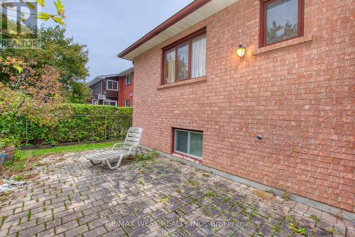 96 May Avenue, Richmond Hill, ON - Outdoor With Exterior