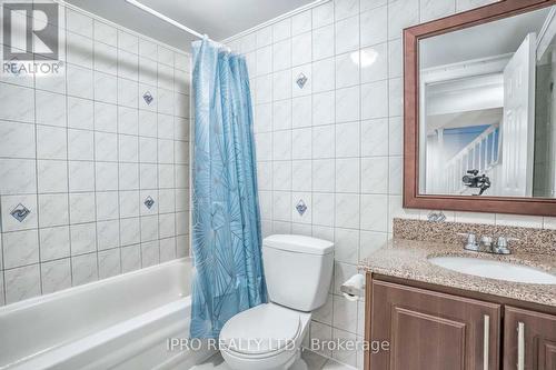 26 Joycelyn Drive, Mississauga, ON - Indoor Photo Showing Bathroom