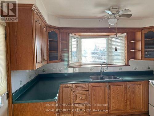 447 Pinegrove Road, Oakville, ON - Indoor Photo Showing Kitchen With Double Sink