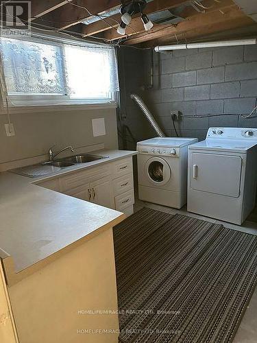 447 Pinegrove Road, Oakville, ON - Indoor Photo Showing Laundry Room