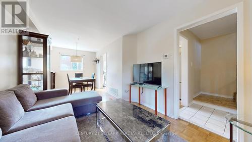 6155 Snowy Owl Crescent, Mississauga, ON - Indoor Photo Showing Living Room