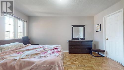 6155 Snowy Owl Crescent, Mississauga, ON - Indoor Photo Showing Bedroom