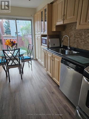 6155 Snowy Owl Crescent, Mississauga, ON - Indoor Photo Showing Kitchen With Double Sink