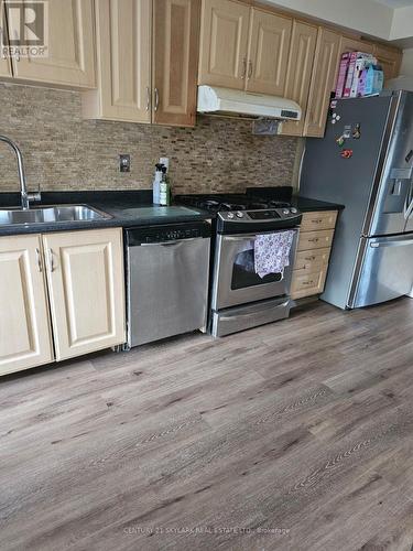 6155 Snowy Owl Crescent, Mississauga, ON - Indoor Photo Showing Kitchen