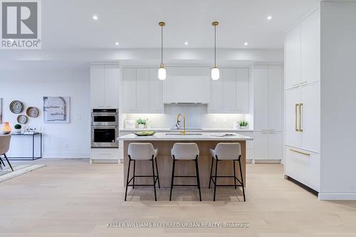 43 Benson Avenue, Mississauga, ON - Indoor Photo Showing Kitchen With Upgraded Kitchen