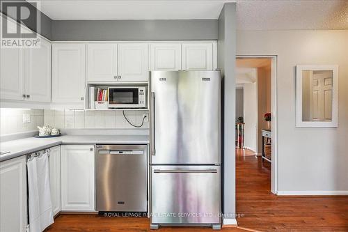 70 - 1080 Walden Circle, Mississauga, ON - Indoor Photo Showing Kitchen