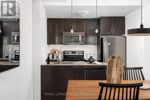 22 - 120 Twenty Fourth Street, Toronto, ON - Indoor Photo Showing Kitchen With Upgraded Kitchen