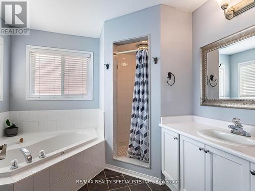 87 Porchlight Road, Brampton, ON - Indoor Photo Showing Bathroom