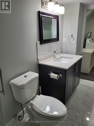 868 Oasis Drive N, Mississauga, ON - Indoor Photo Showing Bathroom