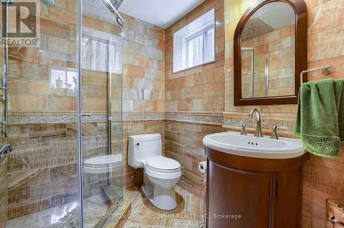 168 Troy Street, Mississauga, ON - Indoor Photo Showing Bathroom