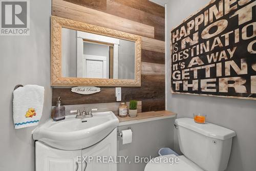 251 King Street, Quinte West, ON - Indoor Photo Showing Bathroom