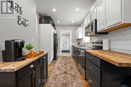 251 King Street, Quinte West, ON - Indoor Photo Showing Kitchen