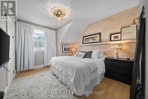 251 King Street, Quinte West, ON - Indoor Photo Showing Bedroom