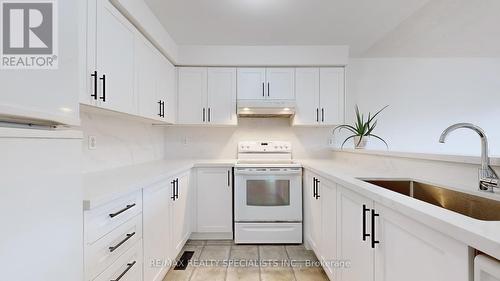 269 - 60 Barondale Drive, Mississauga, ON - Indoor Photo Showing Kitchen