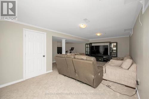 44 Pelech Crescent, Hamilton, ON - Indoor Photo Showing Living Room