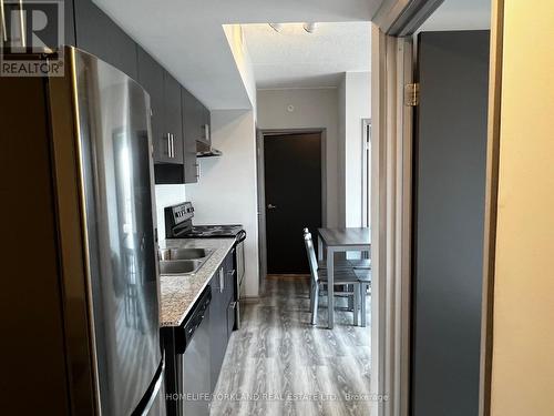 G613 - 275 Larch Street, Waterloo, ON - Indoor Photo Showing Kitchen With Double Sink