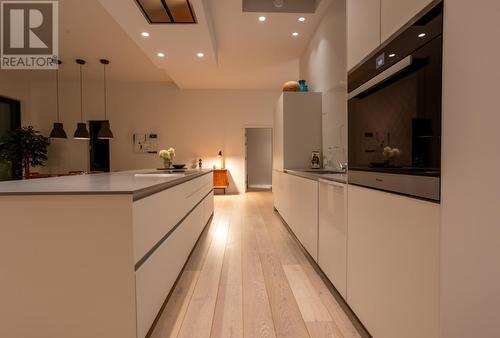 988  3A Highway, Nelson, BC - Indoor Photo Showing Kitchen