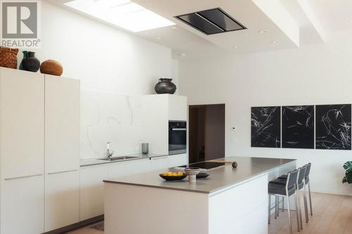 988  3A Highway, Nelson, BC - Indoor Photo Showing Kitchen With Double Sink