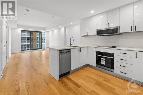 180 George Street Unit#1405, Ottawa, ON - Indoor Photo Showing Kitchen With Upgraded Kitchen