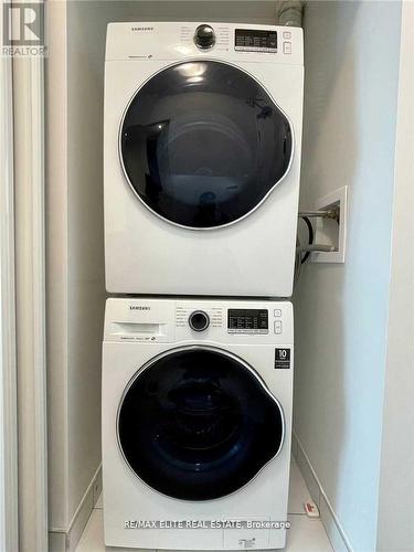 1408 - 195 Redpath Avenue, Toronto, ON - Indoor Photo Showing Laundry Room