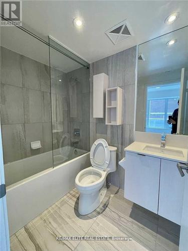 1408 - 195 Redpath Avenue, Toronto, ON - Indoor Photo Showing Bathroom