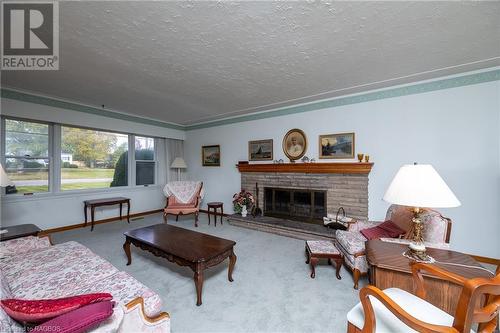 2645 3Rd Avenue W, Owen Sound, ON - Indoor Photo Showing Living Room With Fireplace