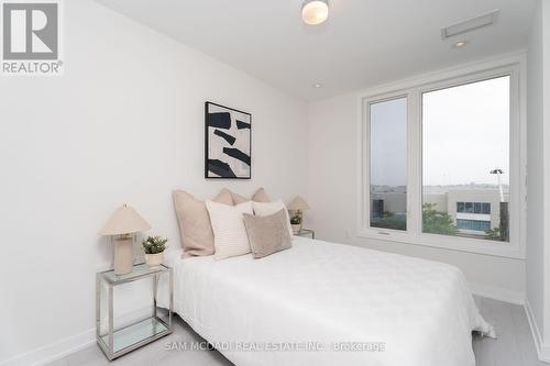 416 - 3401 Ridgeway Drive, Mississauga, ON - Indoor Photo Showing Bedroom